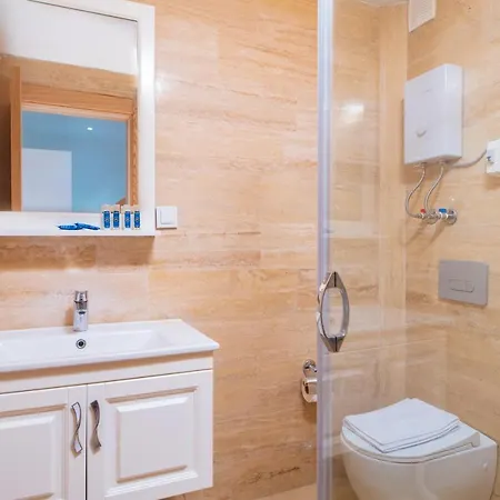 Mare Marin Boutique Hotel *